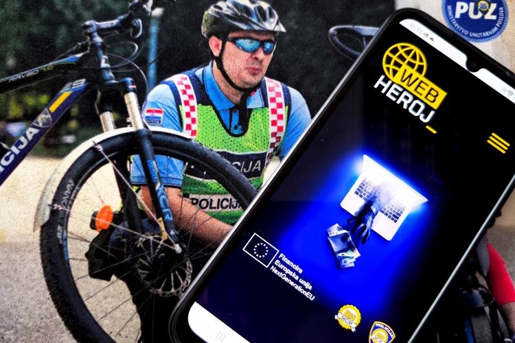 Slika /2025/PREVENCIJA/cyber-web heroj.jpg